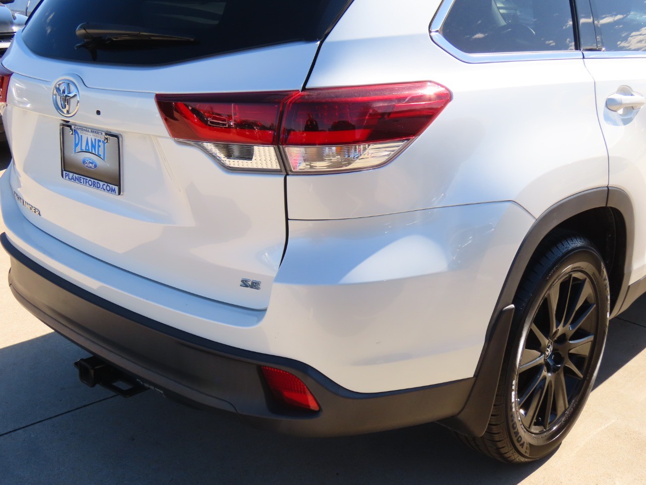 used 2019 Toyota Highlander car, priced at $28,999