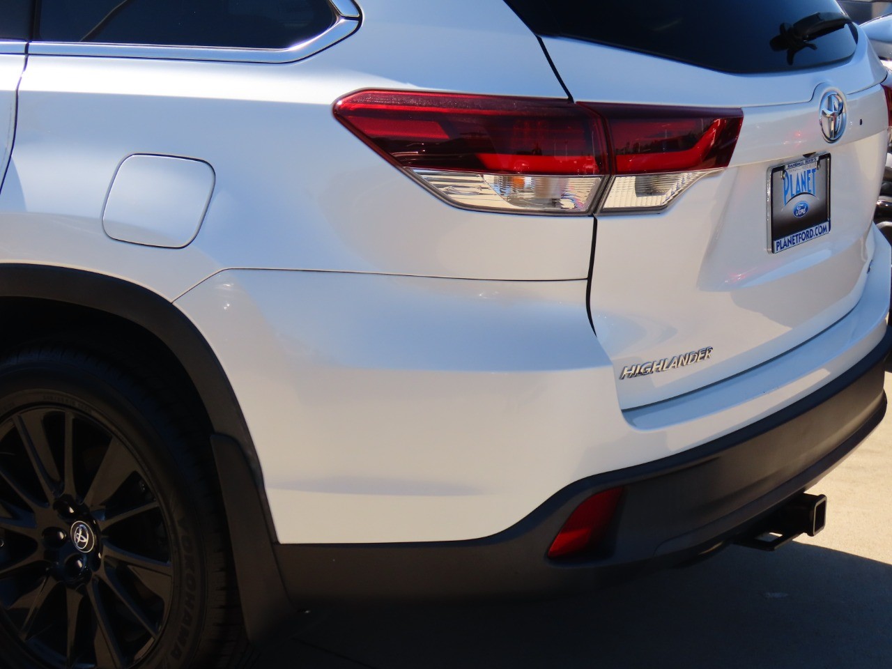 used 2019 Toyota Highlander car, priced at $28,999