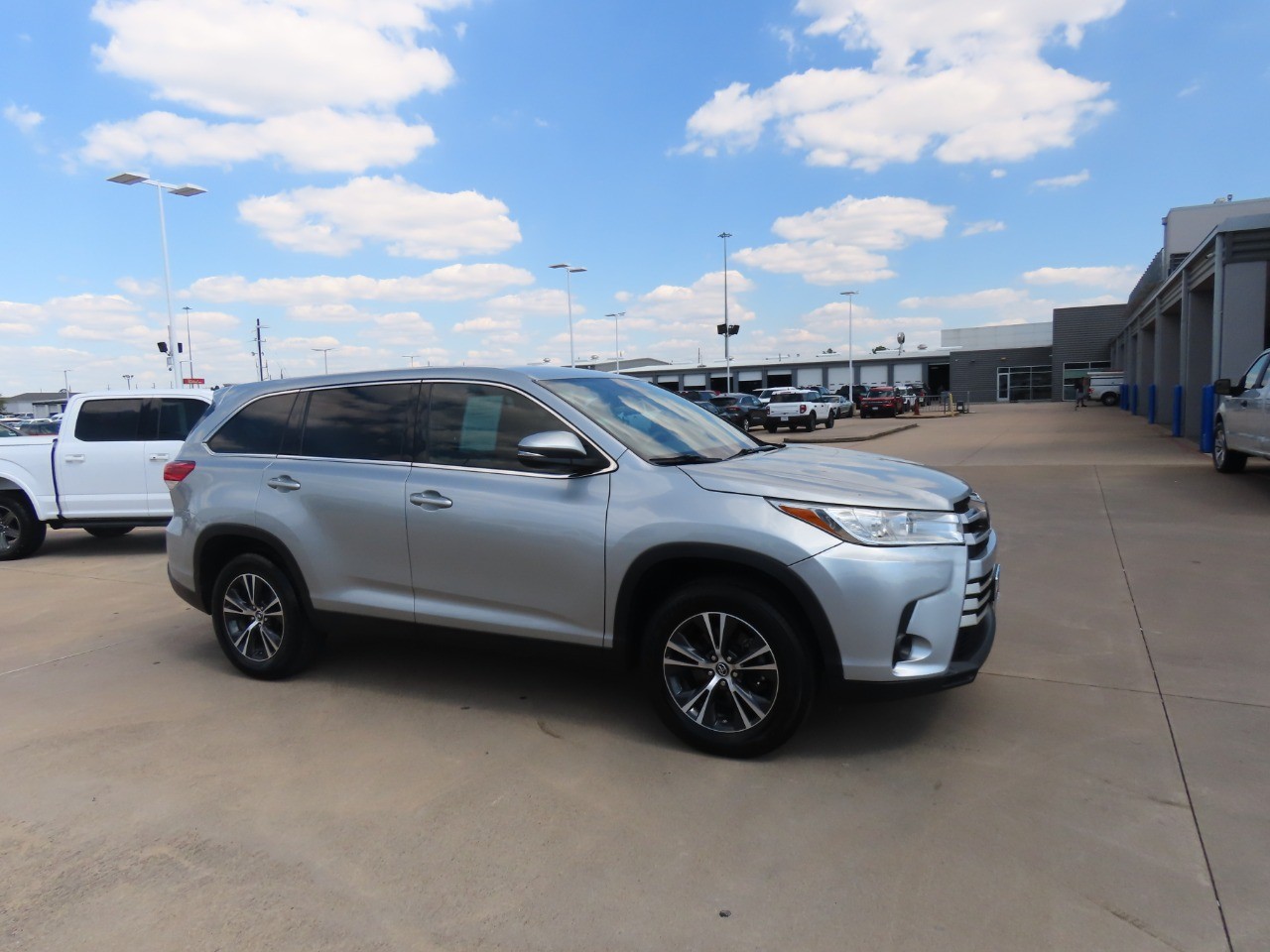 used 2019 Toyota Highlander car, priced at $10,999