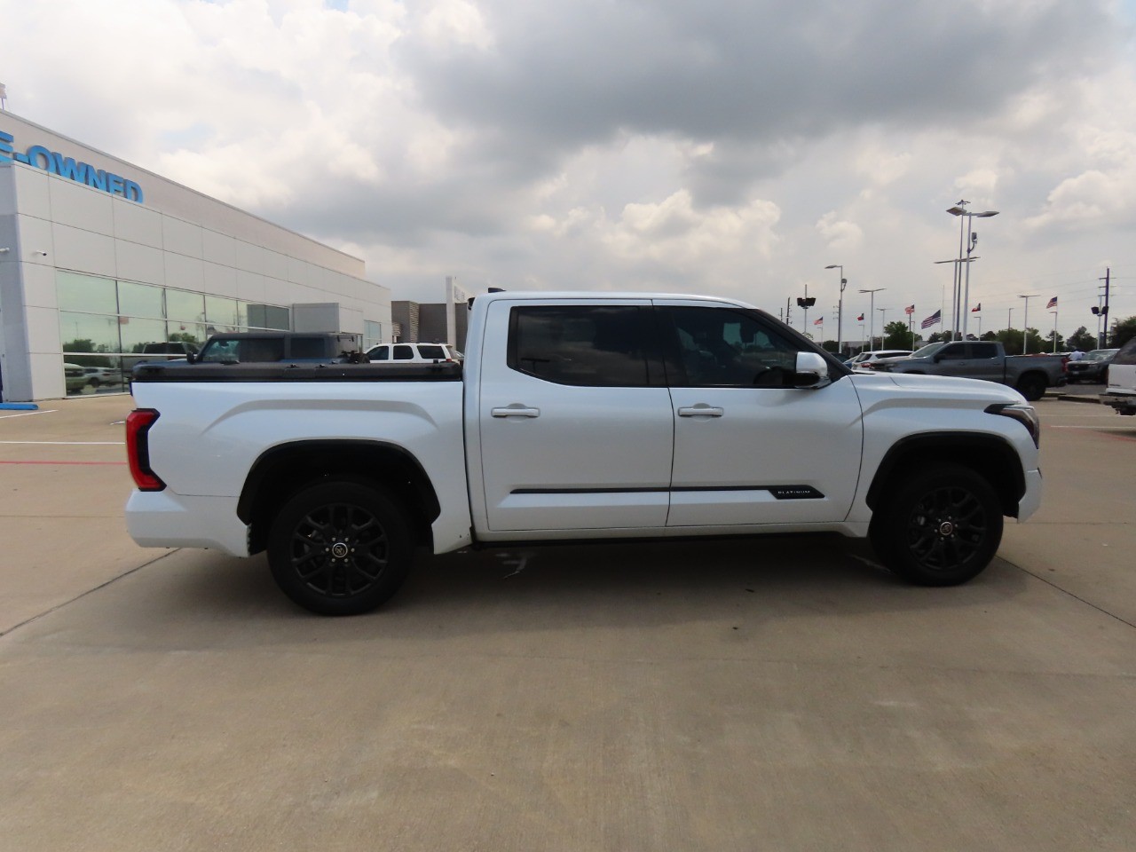 used 2022 Toyota TUNDRA 4WD car, priced at $51,999