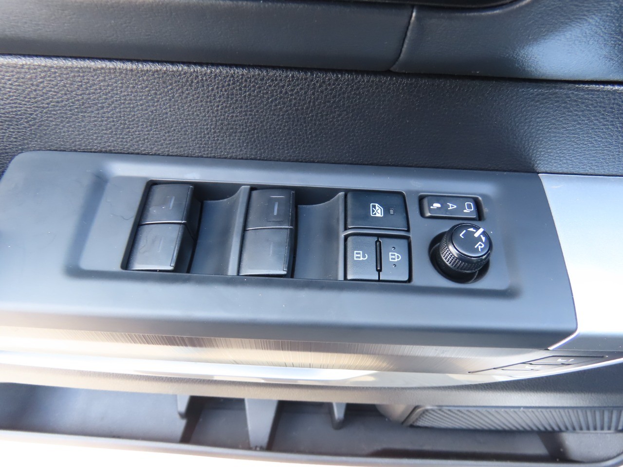 used 2022 Toyota TUNDRA 4WD car, priced at $51,999