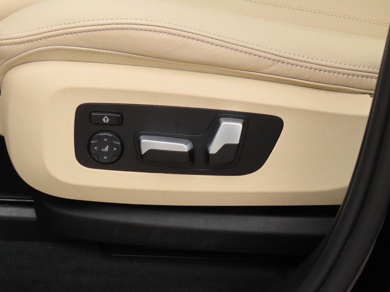 used 2022 BMW X5 car, priced at $41,999