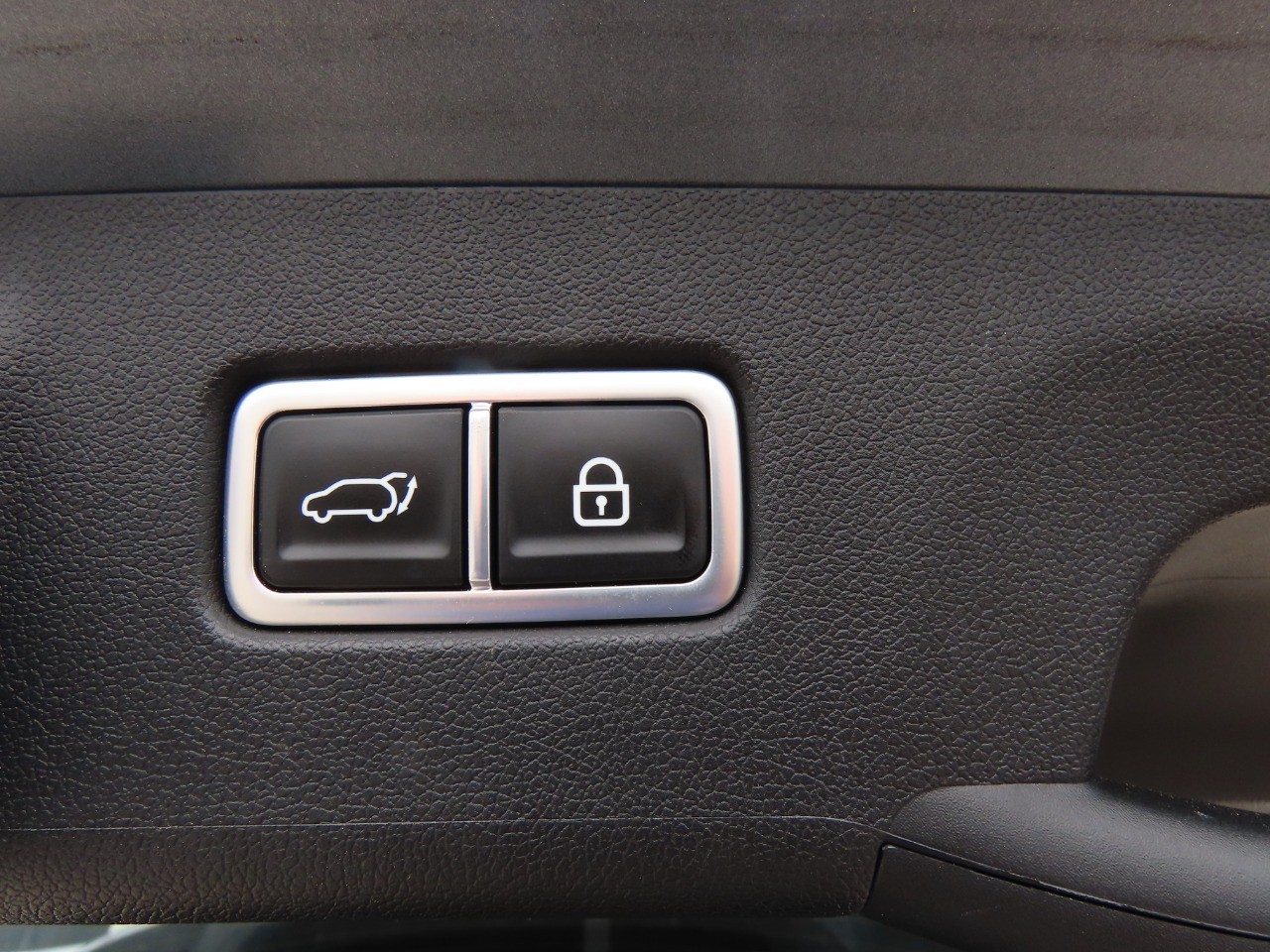 used 2023 Kia Sorento car, priced at $33,999