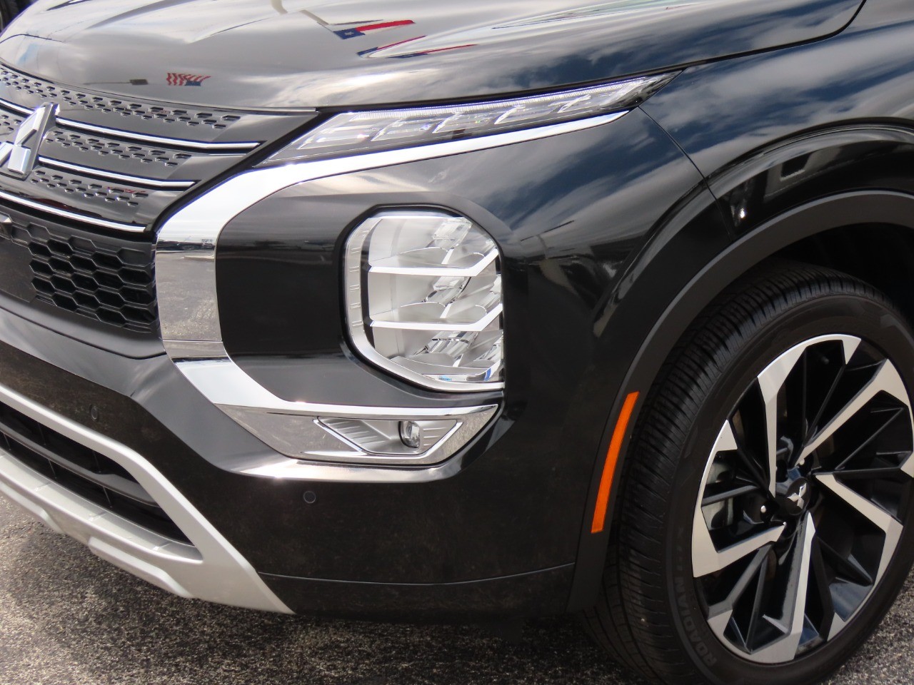 used 2024 Mitsubishi Outlander car, priced at $32,999