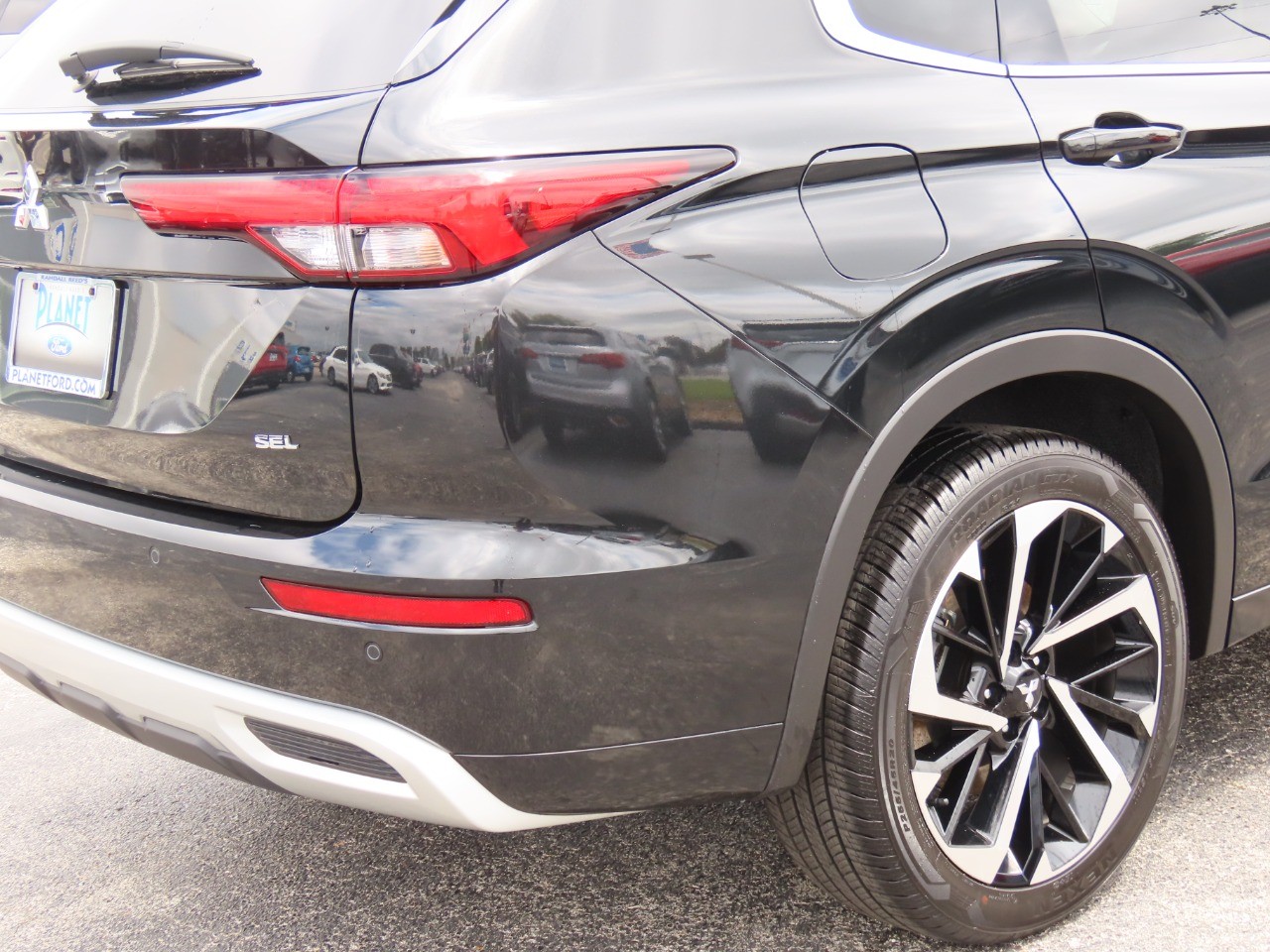 used 2024 Mitsubishi Outlander car, priced at $32,999