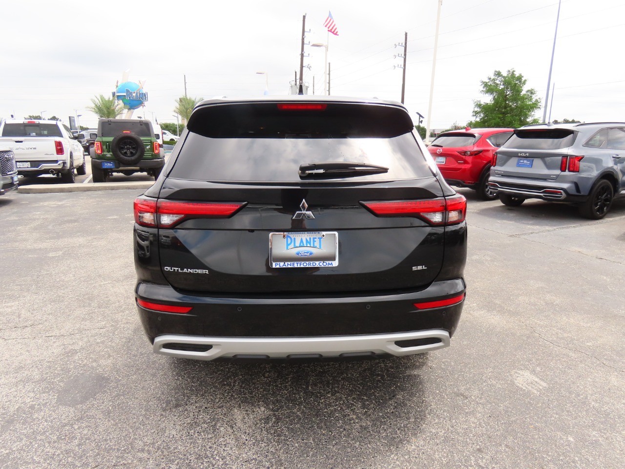 used 2024 Mitsubishi Outlander car, priced at $32,999