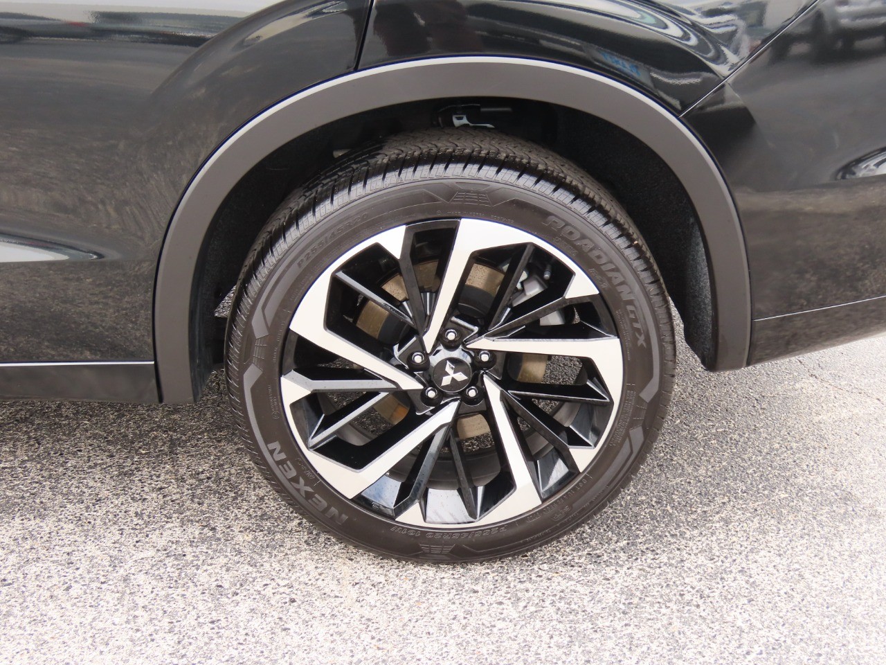 used 2024 Mitsubishi Outlander car, priced at $32,999