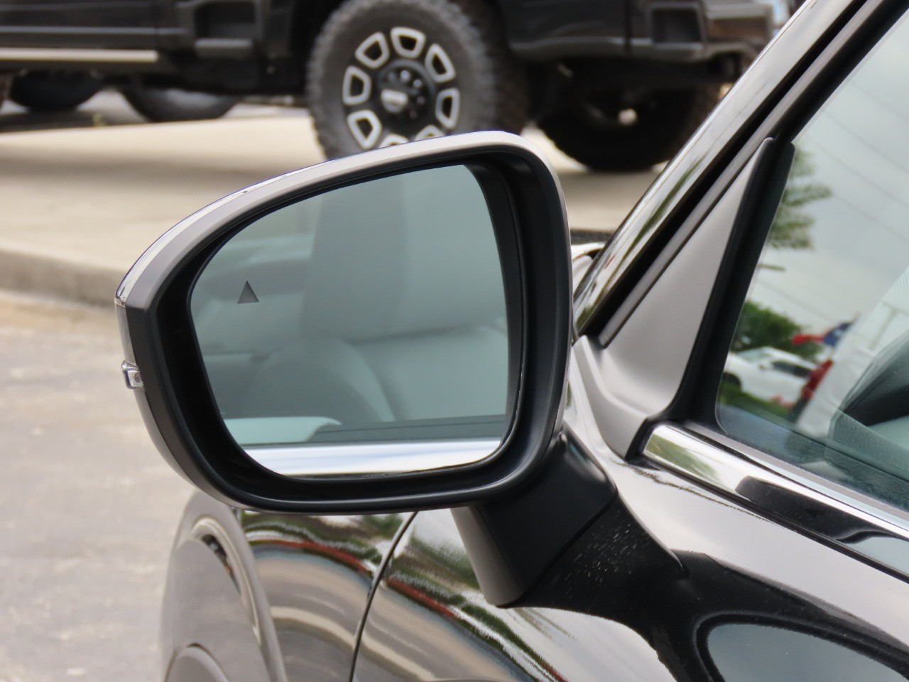 used 2024 Mitsubishi Outlander car, priced at $32,999