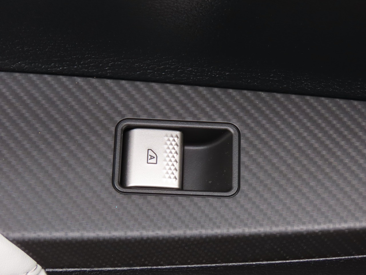 used 2024 Mitsubishi Outlander car, priced at $32,999