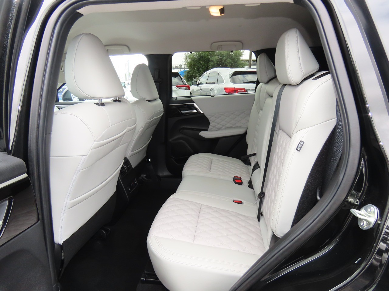 used 2024 Mitsubishi Outlander car, priced at $32,999