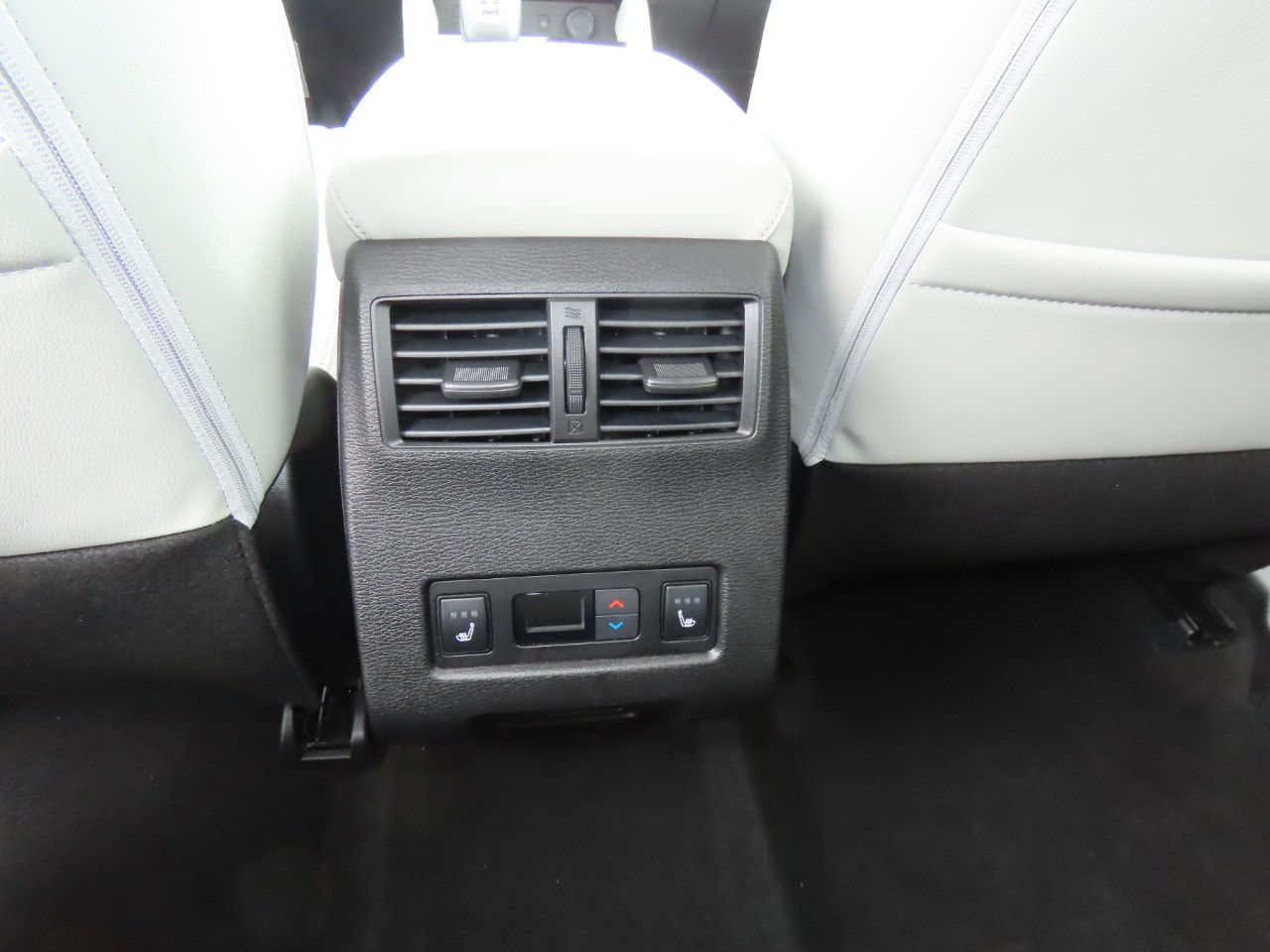 used 2024 Mitsubishi Outlander car, priced at $32,999