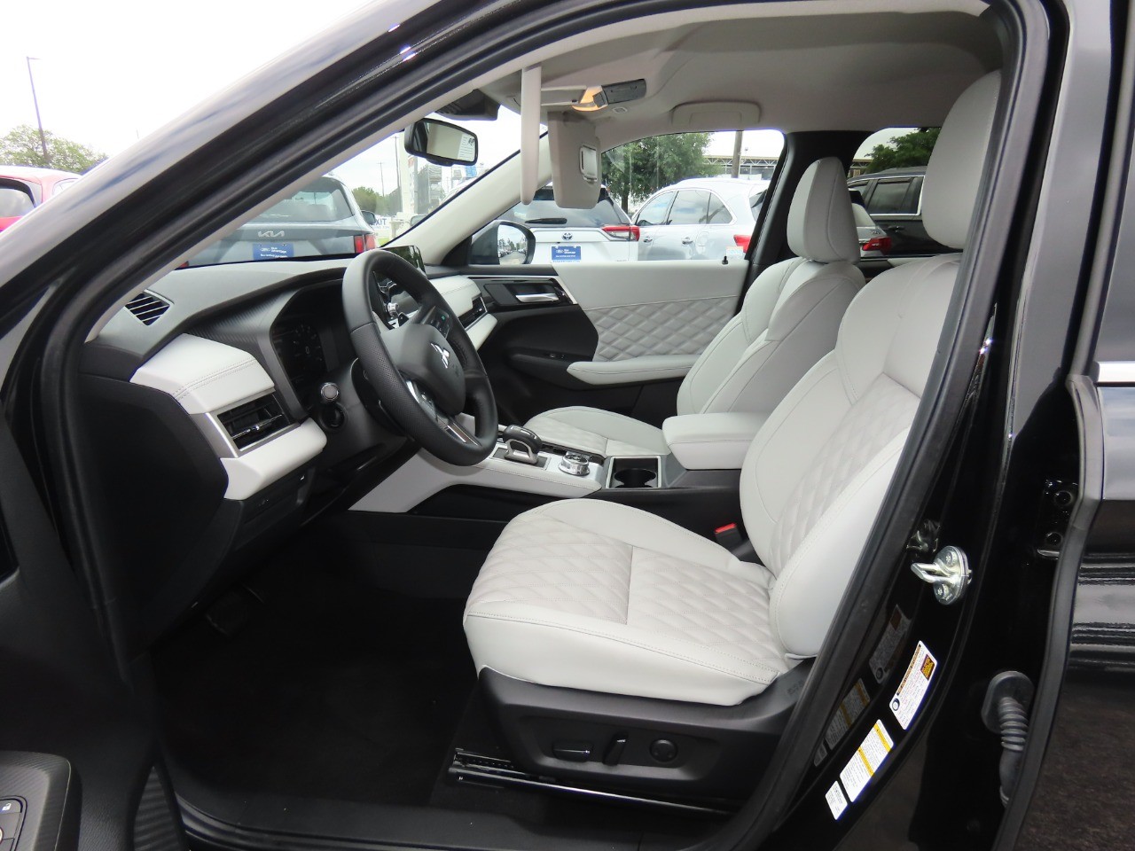 used 2024 Mitsubishi Outlander car, priced at $32,999