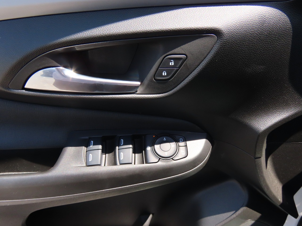 used 2025 Buick Envista car, priced at $24,999